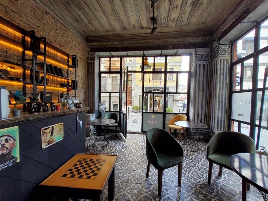 هتل مون لایت استانبول